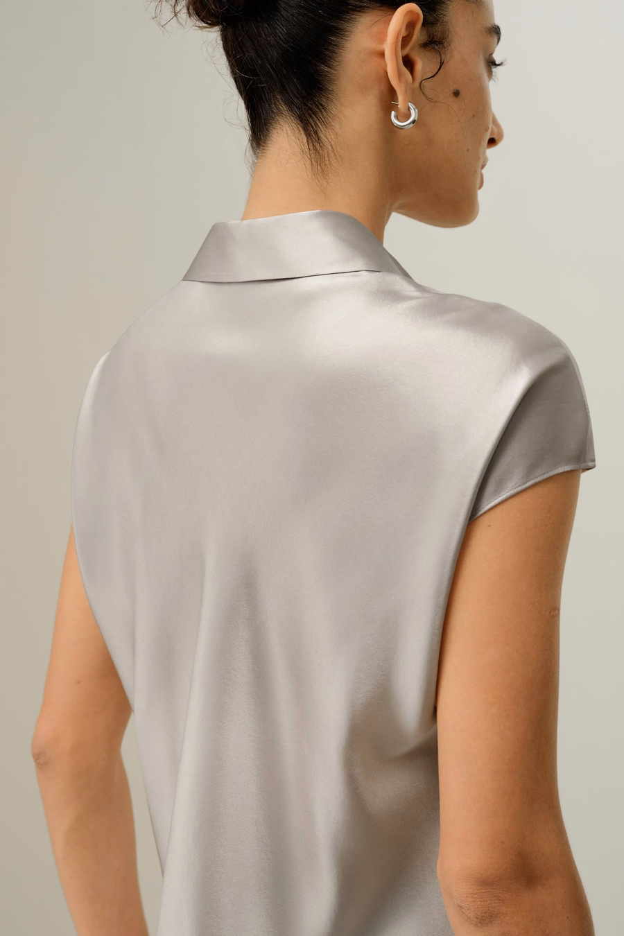 Camicia in Seta a Maniche Corte Taglio in Diagonale