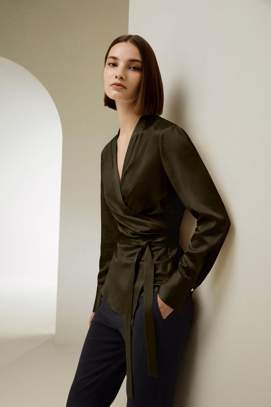Blusa avvolgente in seta