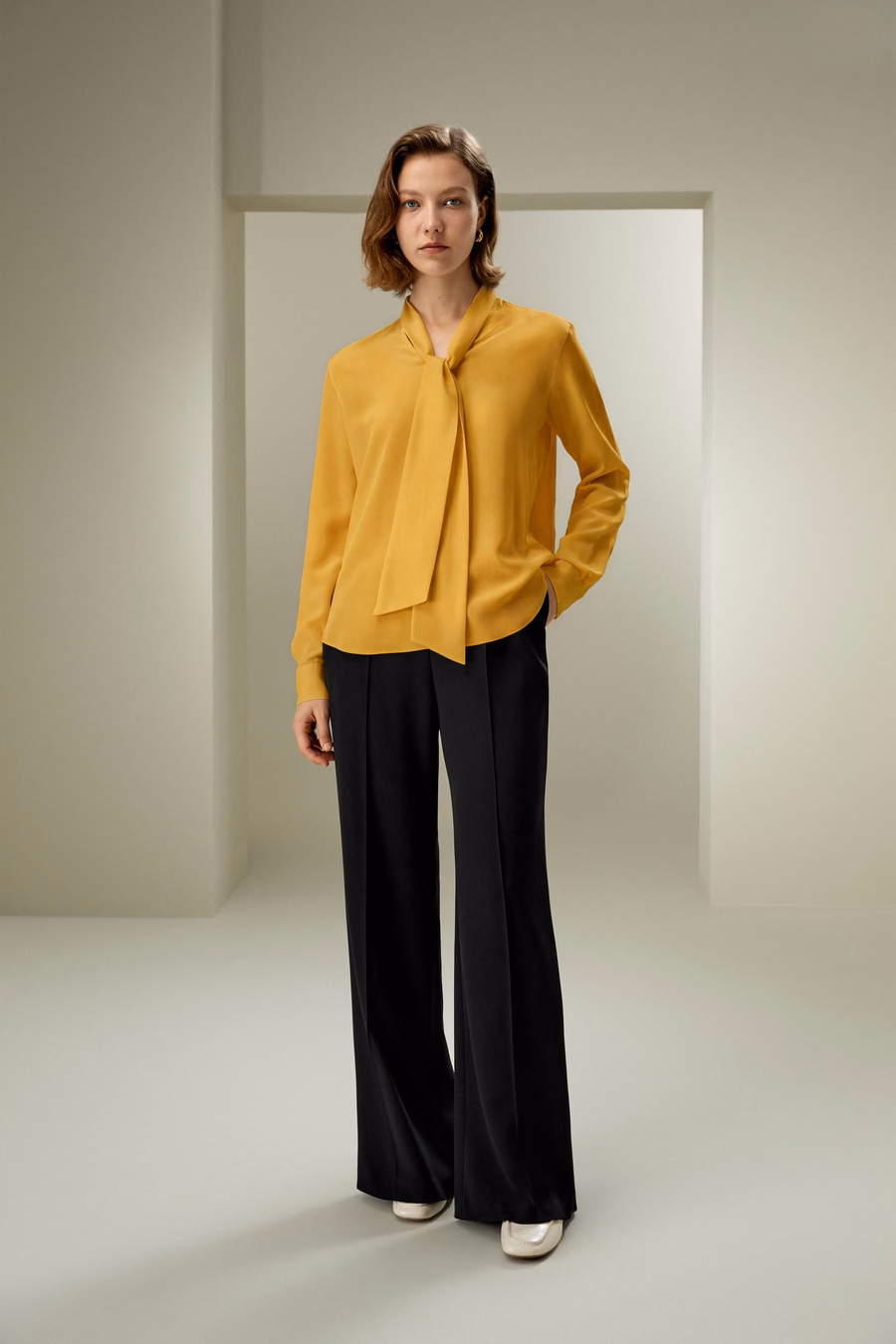 Blusa con Papillon in Seta