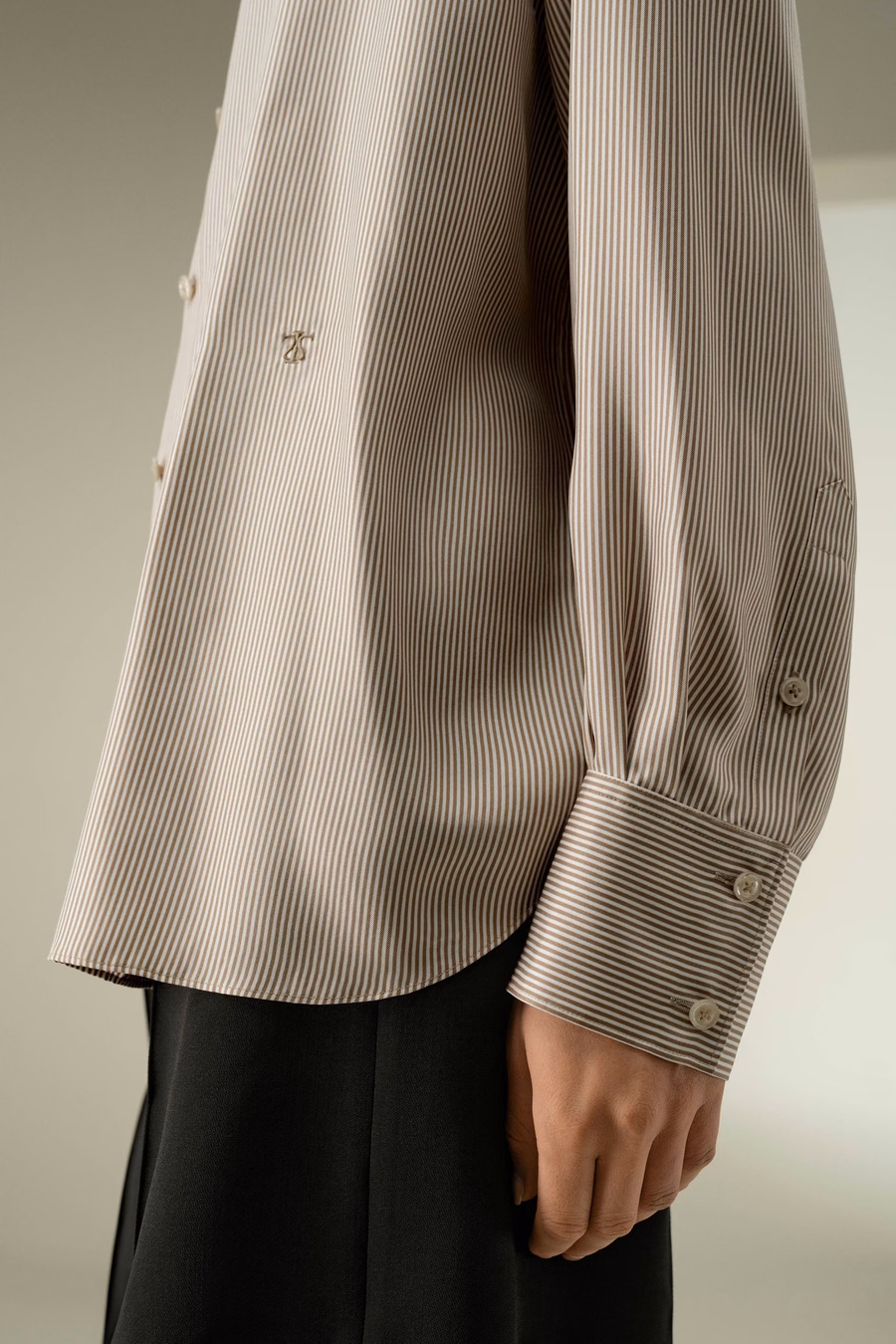 Camicia in seta a righe oversize