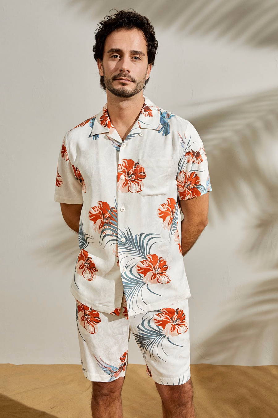 Camicia Hibiscus per crociera hawaiana