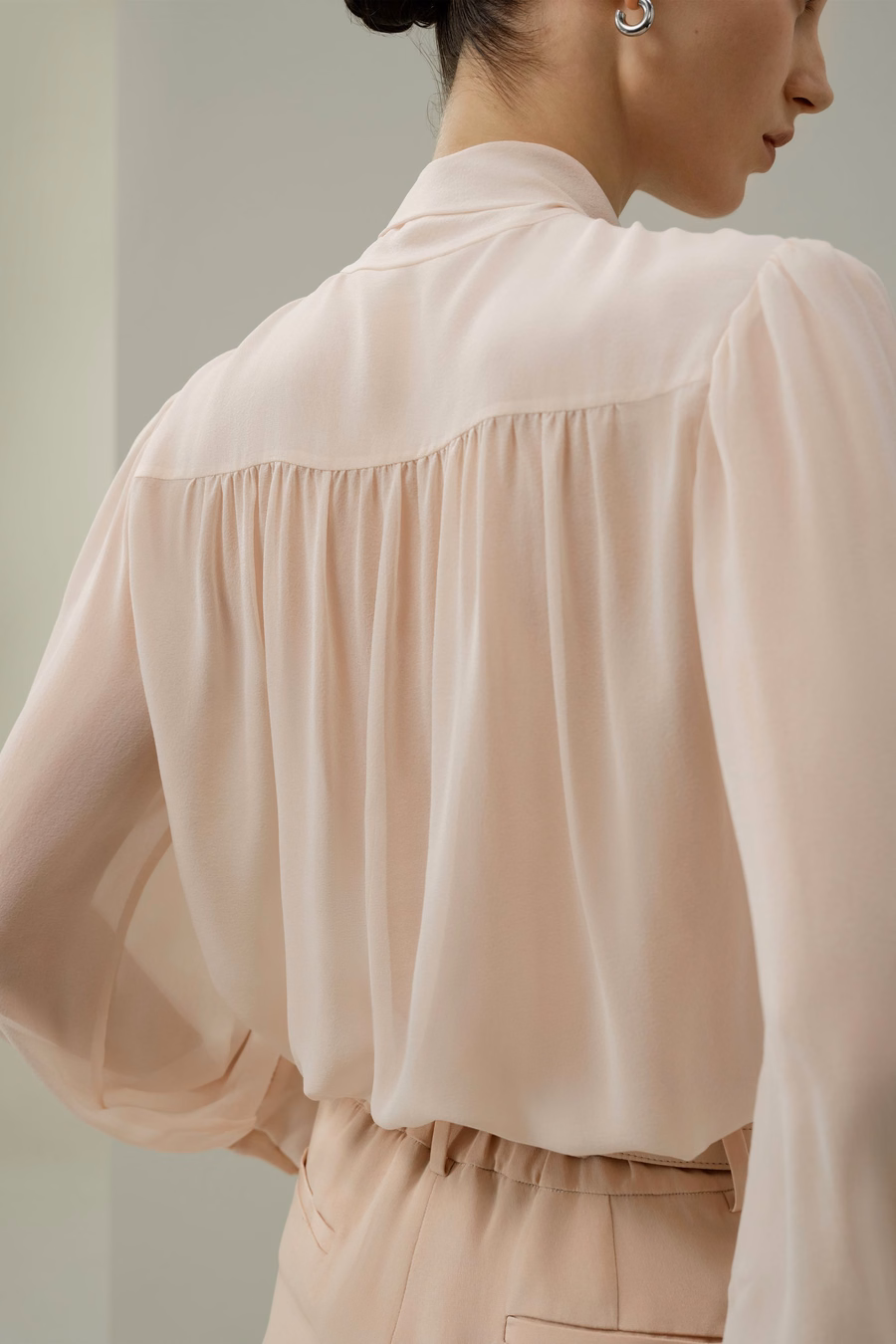 Blusa in Seta Jasmine con Papillon