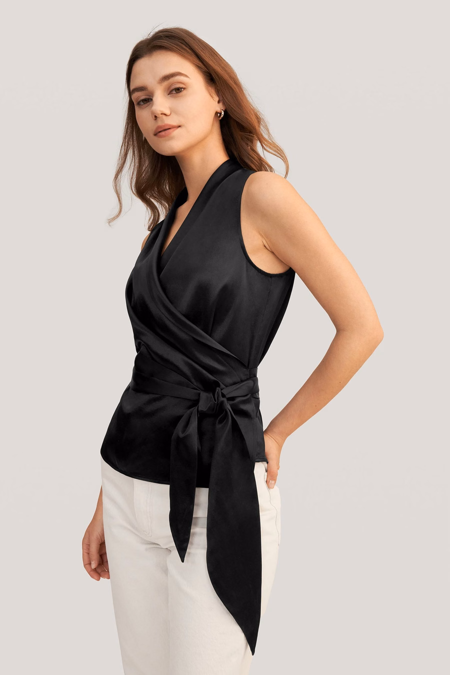 Blusa elegante in seta avvolgente per donne