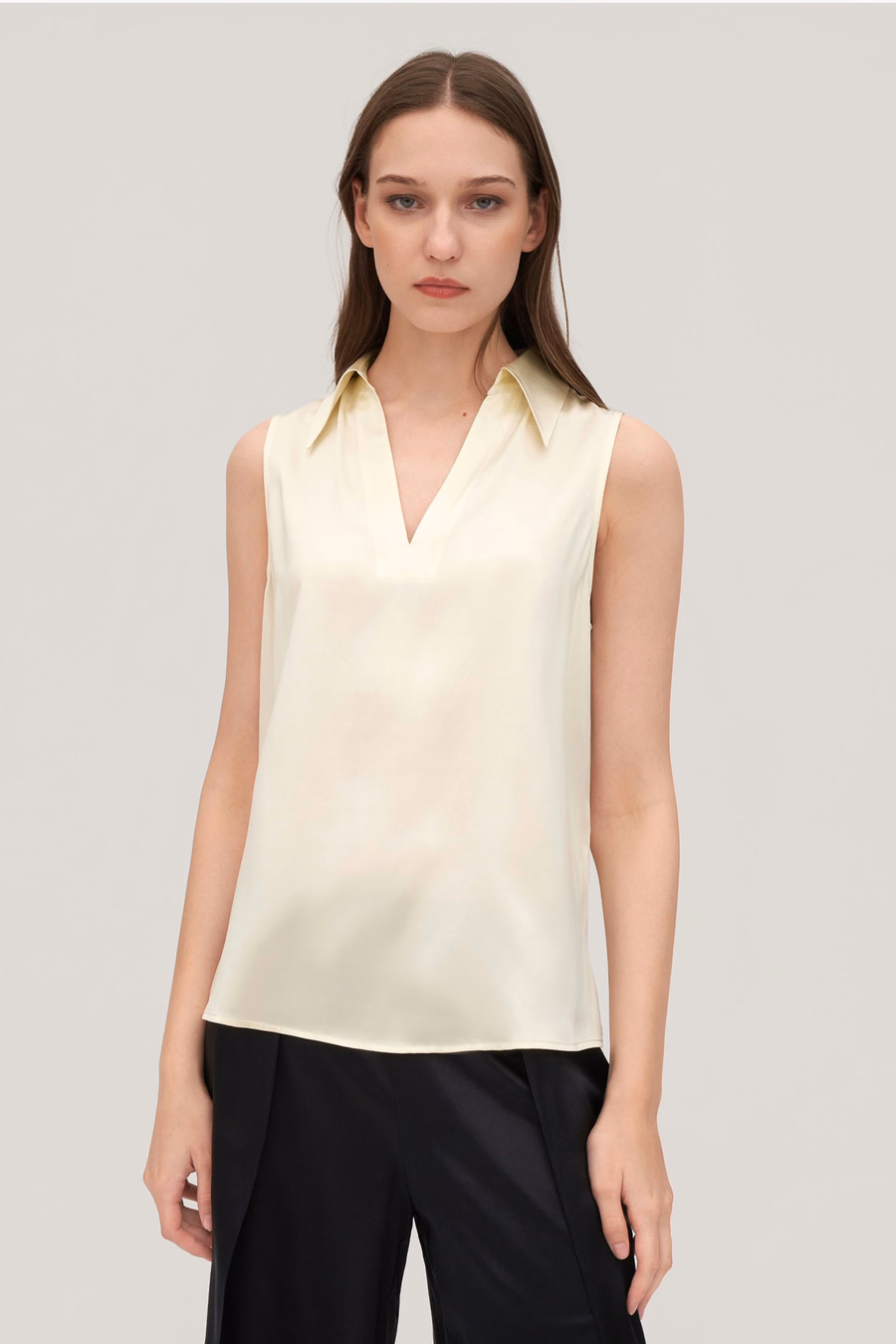 Camicia Viola in Seta Senza Maniche a V per Donna