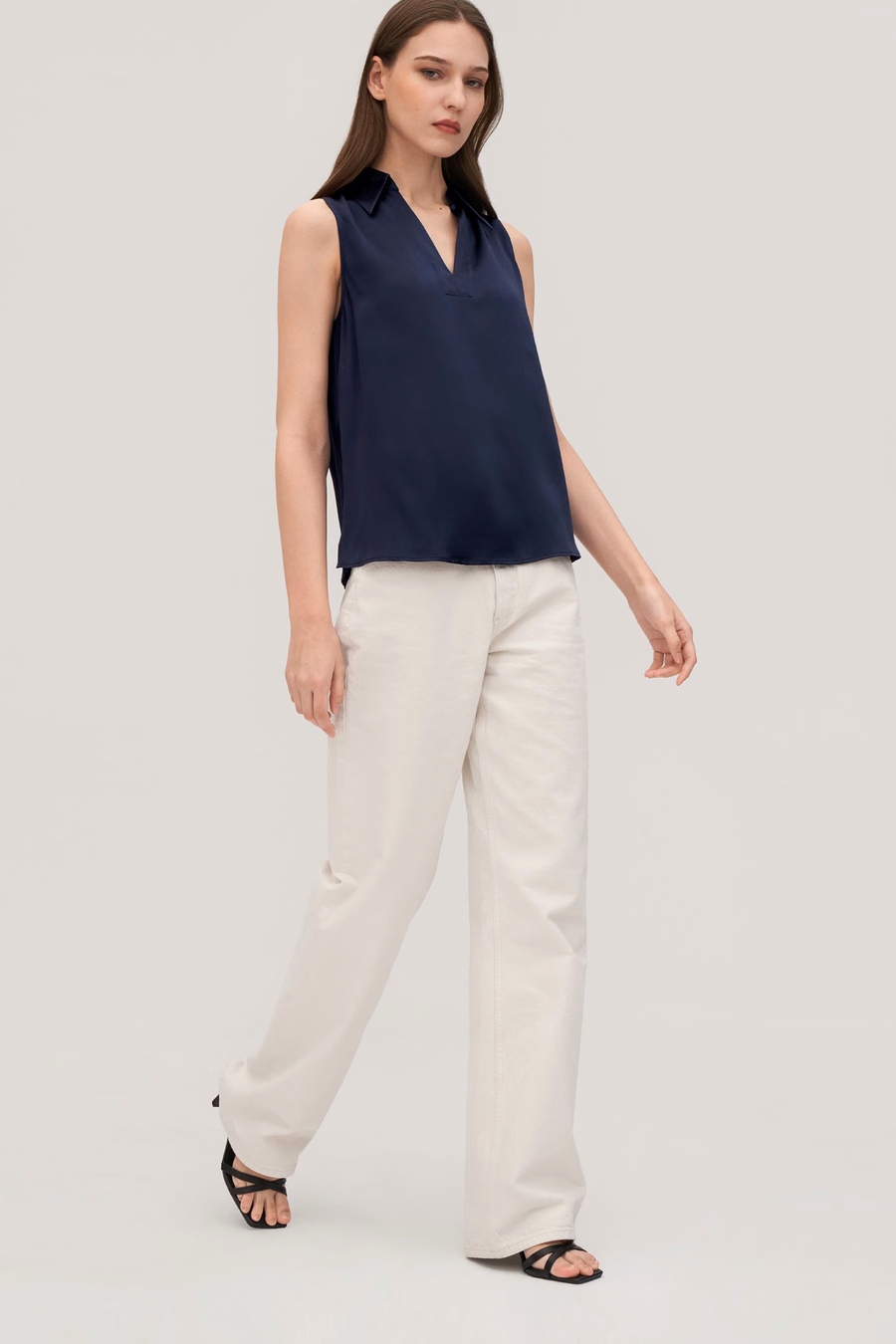 Camicia Viola in Seta Senza Maniche a V per Donna