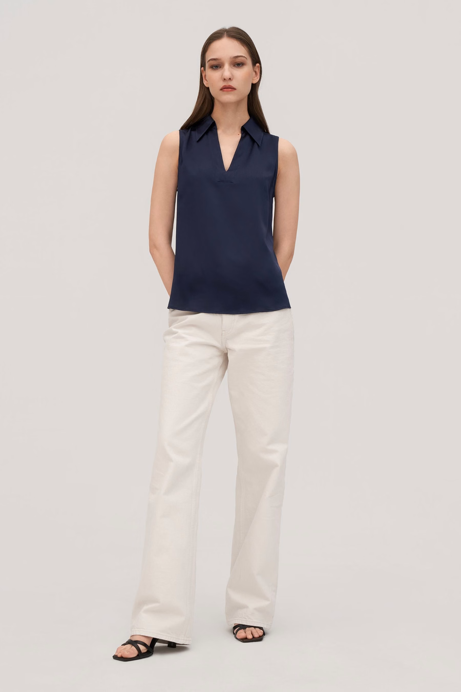 Camicia Viola in Seta Senza Maniche a V per Donna