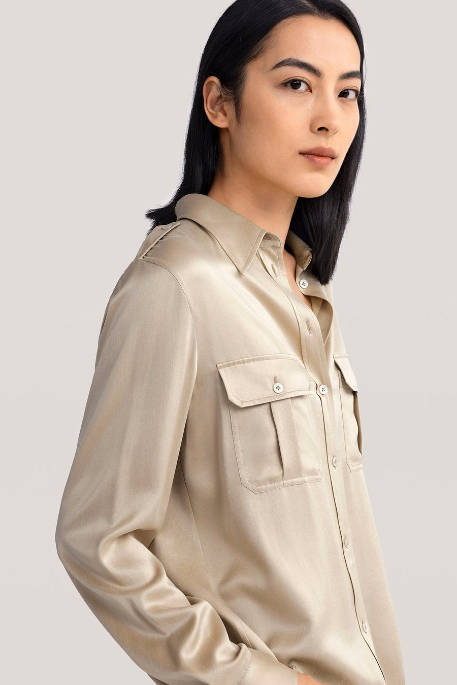 Camicia in seta sandwashed con epaulettes