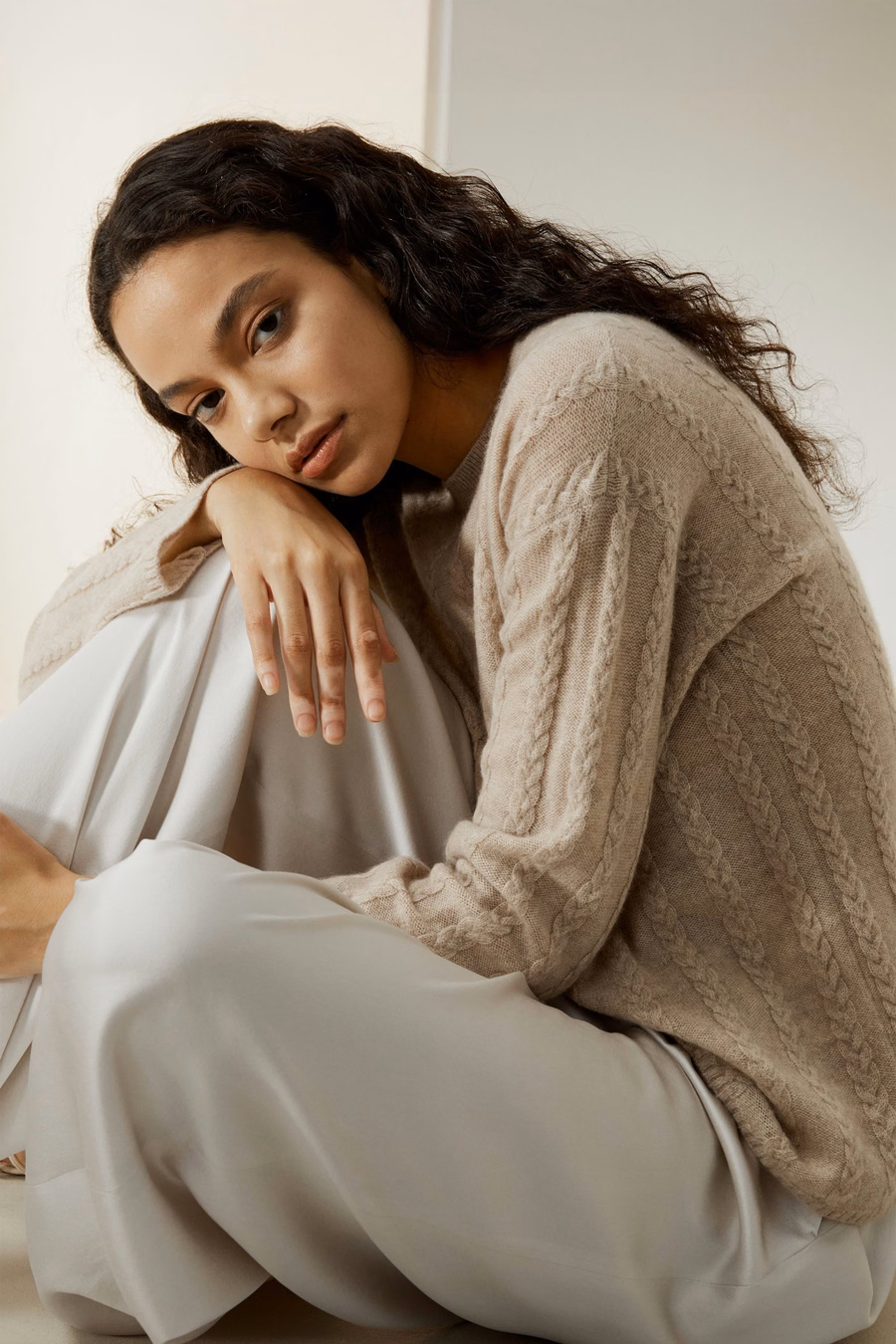 Maglione in cashmere a costine semi-trasparente