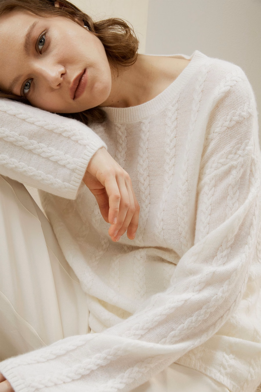 Maglione in cashmere a costine semi-trasparente