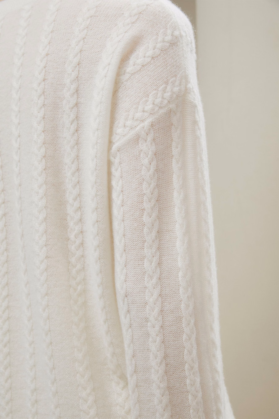 Maglione in cashmere a costine semi-trasparente