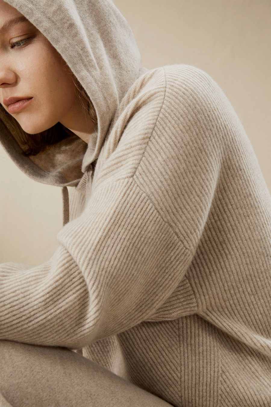 Eshe 2-in-1 Cashmere Staccabile Hoodie