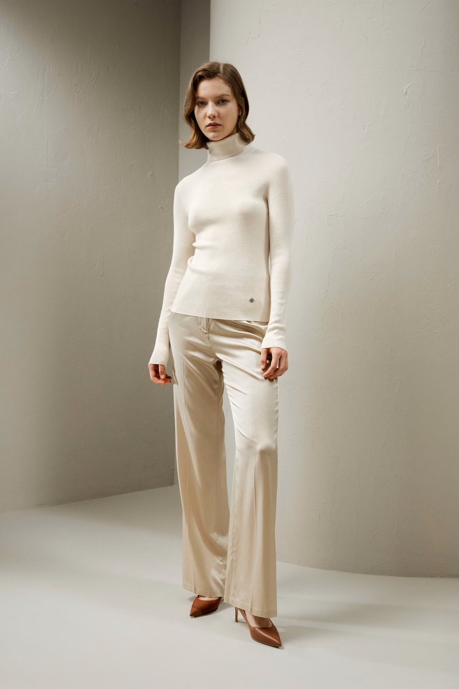 Maglione a collo alto in misto seta e cashmere senza cuciture