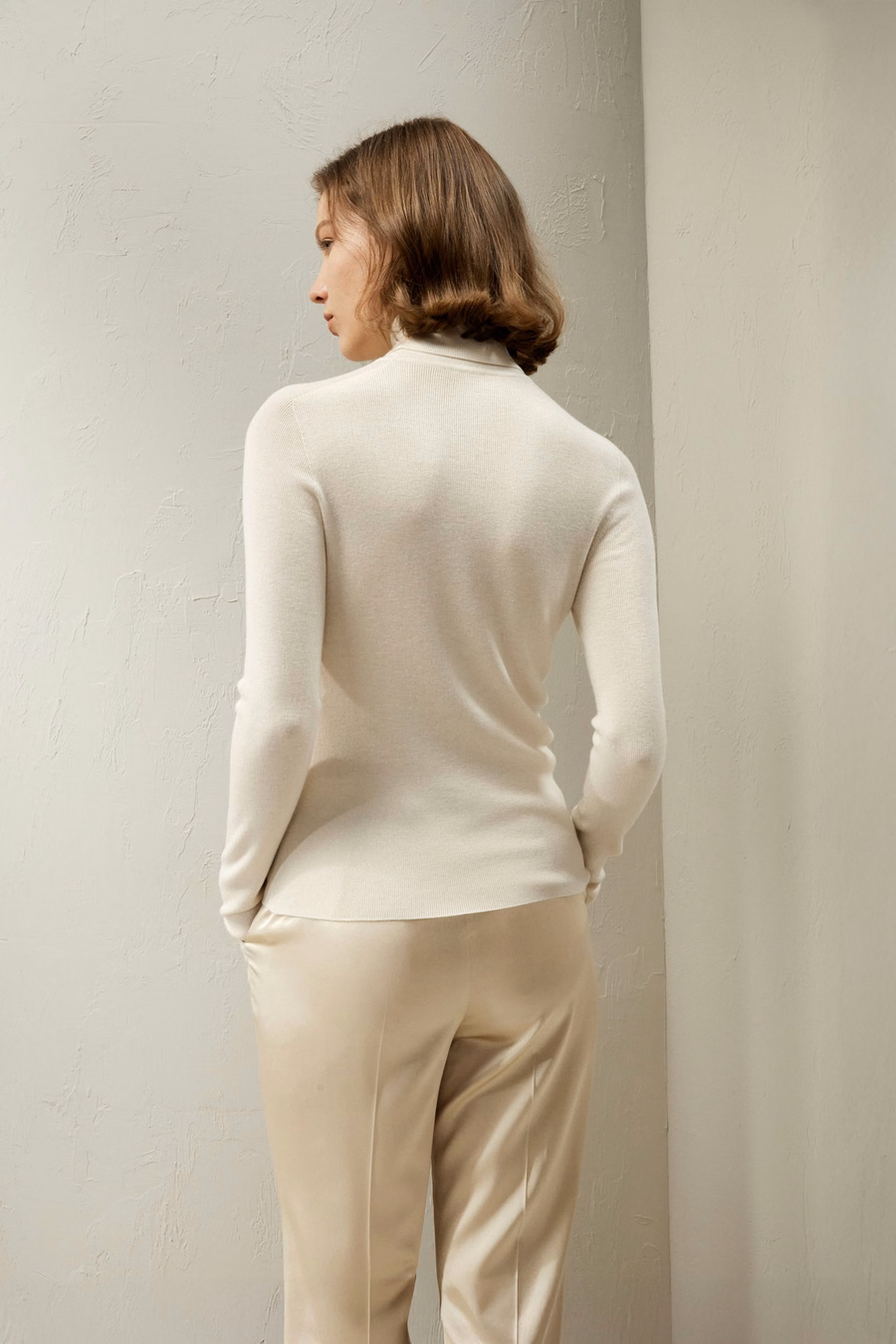 Maglione a collo alto in misto seta e cashmere senza cuciture