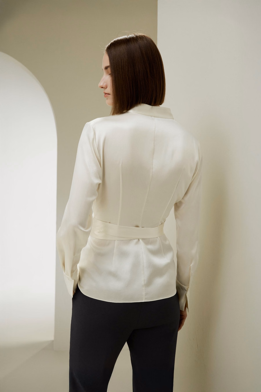 Blusa avvolgente in seta