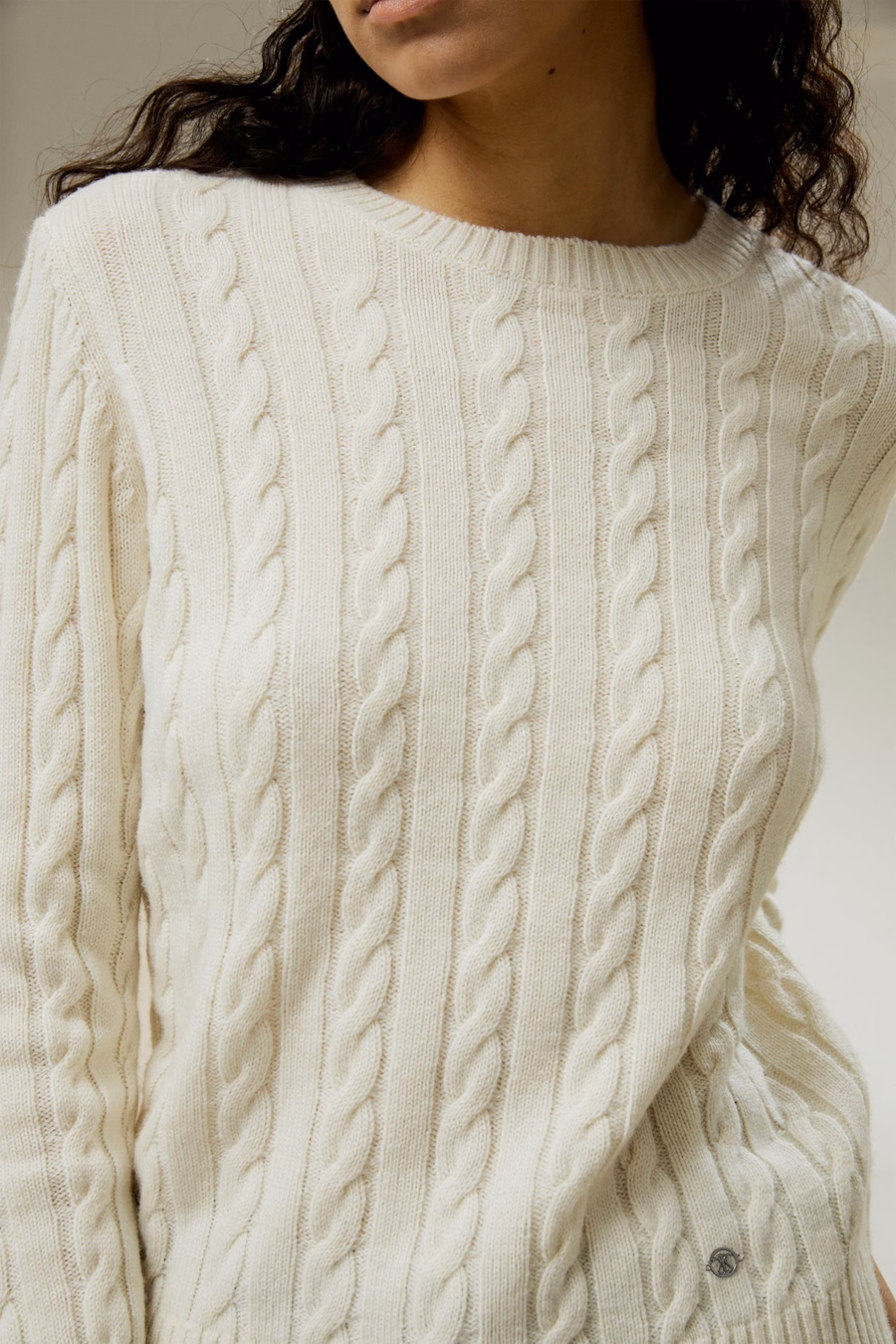 Maglione classico a trecce con bordi a coste