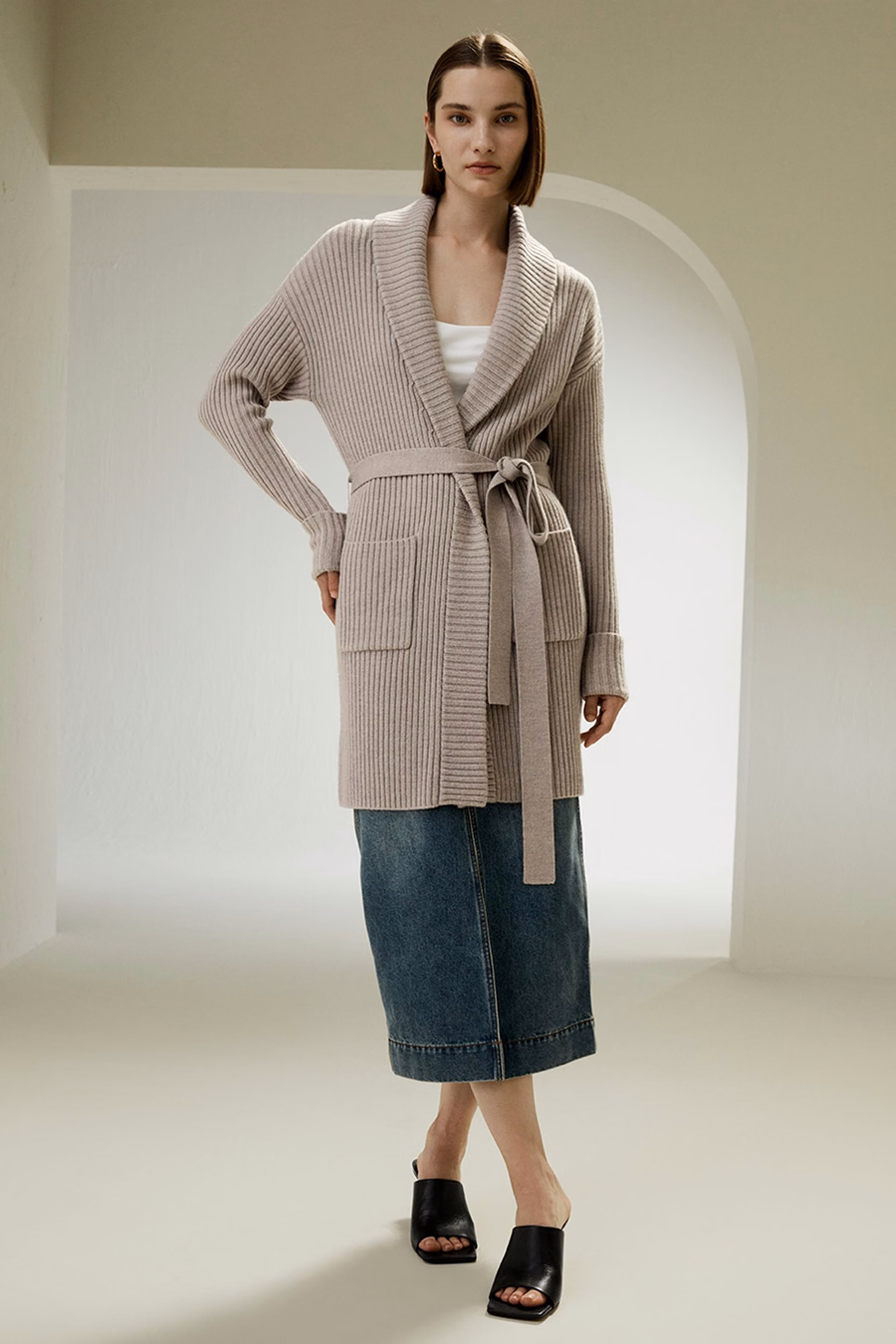 Cardigan con colletto a scialle in lana merino
