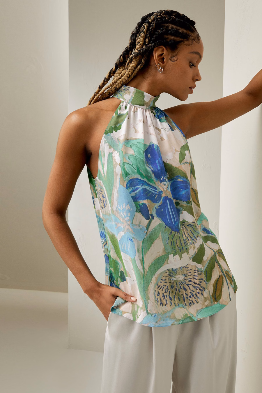 Top in seta Praslin con collo alto