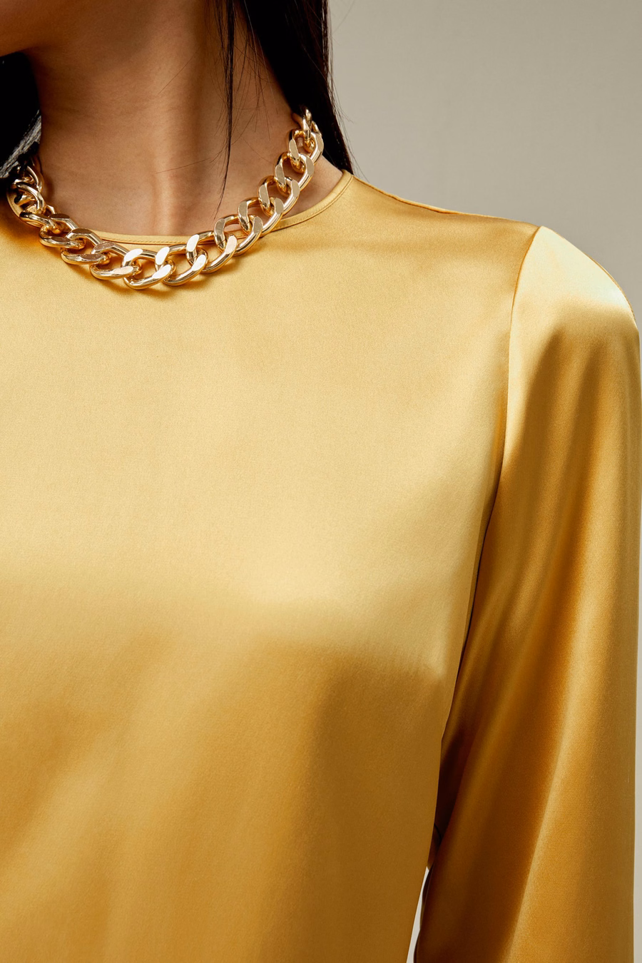 Top di Seta a Maniche Lunghe Minimalista