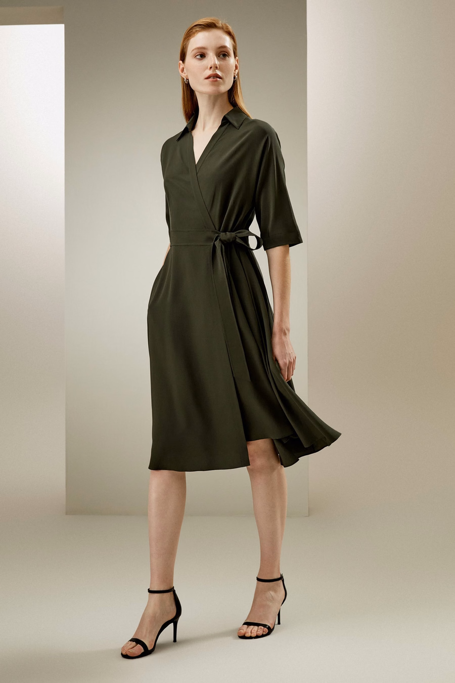 Vestito Wrap con Cravatta Frontale