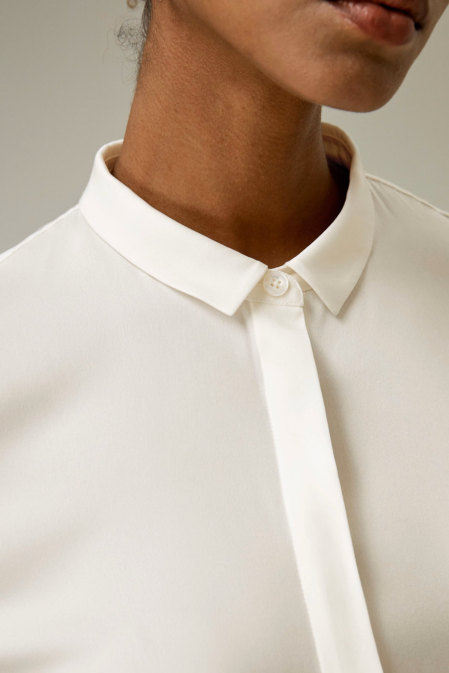 Camicia in Seta con Colletto Classico