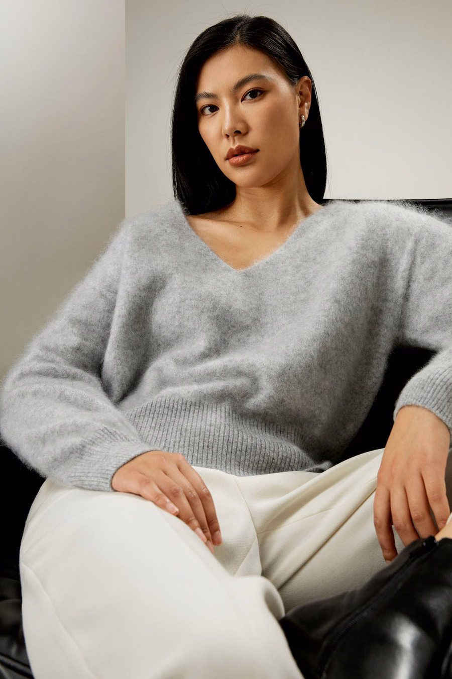 Pull in cashmere con scollo a V spazzolato