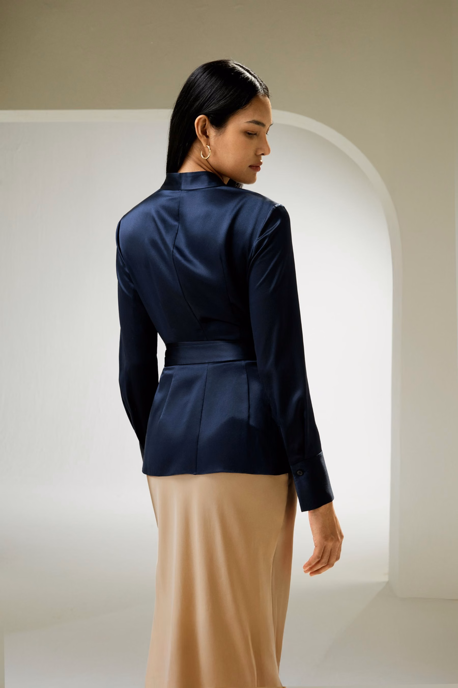 Blusa avvolgente in seta