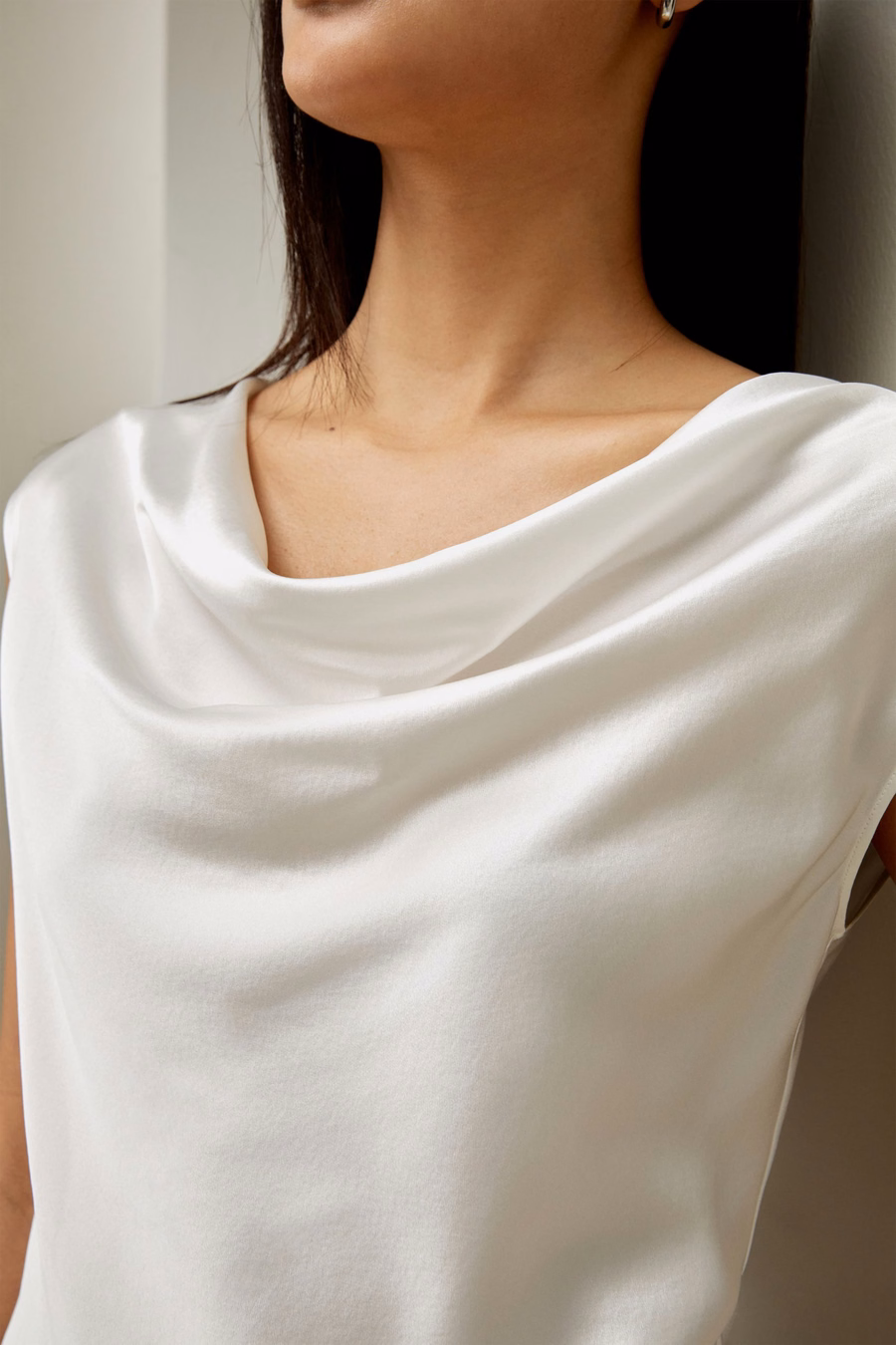Top con Collo a Cowl in Seta Charmeuse