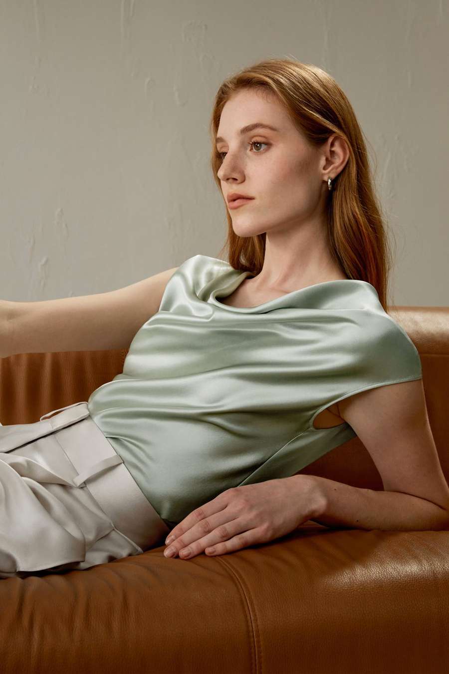 Top con Collo a Cowl in Seta Charmeuse