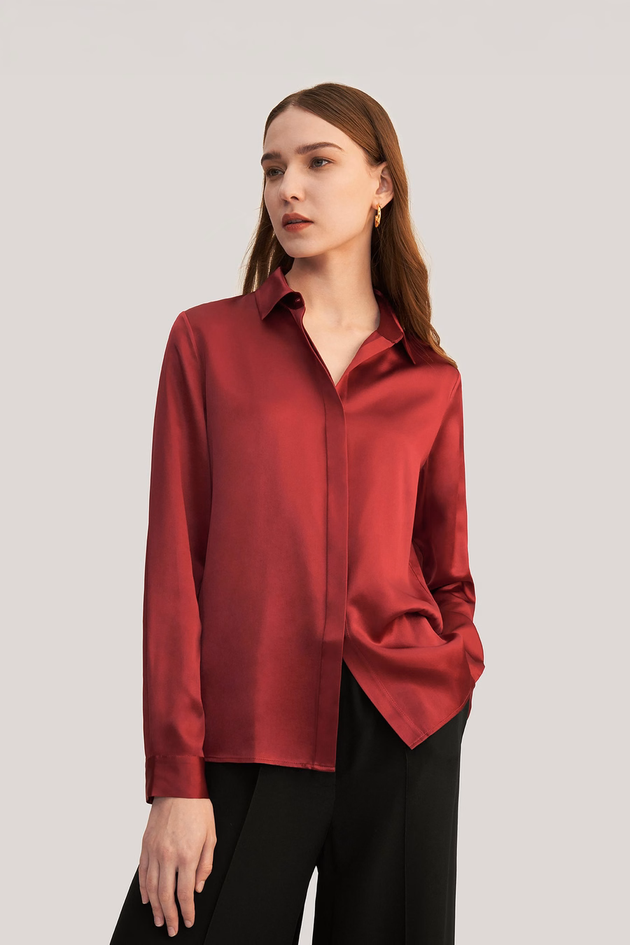 Camicia in seta con pattina nascosta di base