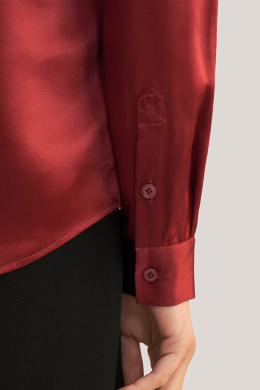 Camicia in seta con pattina nascosta di base