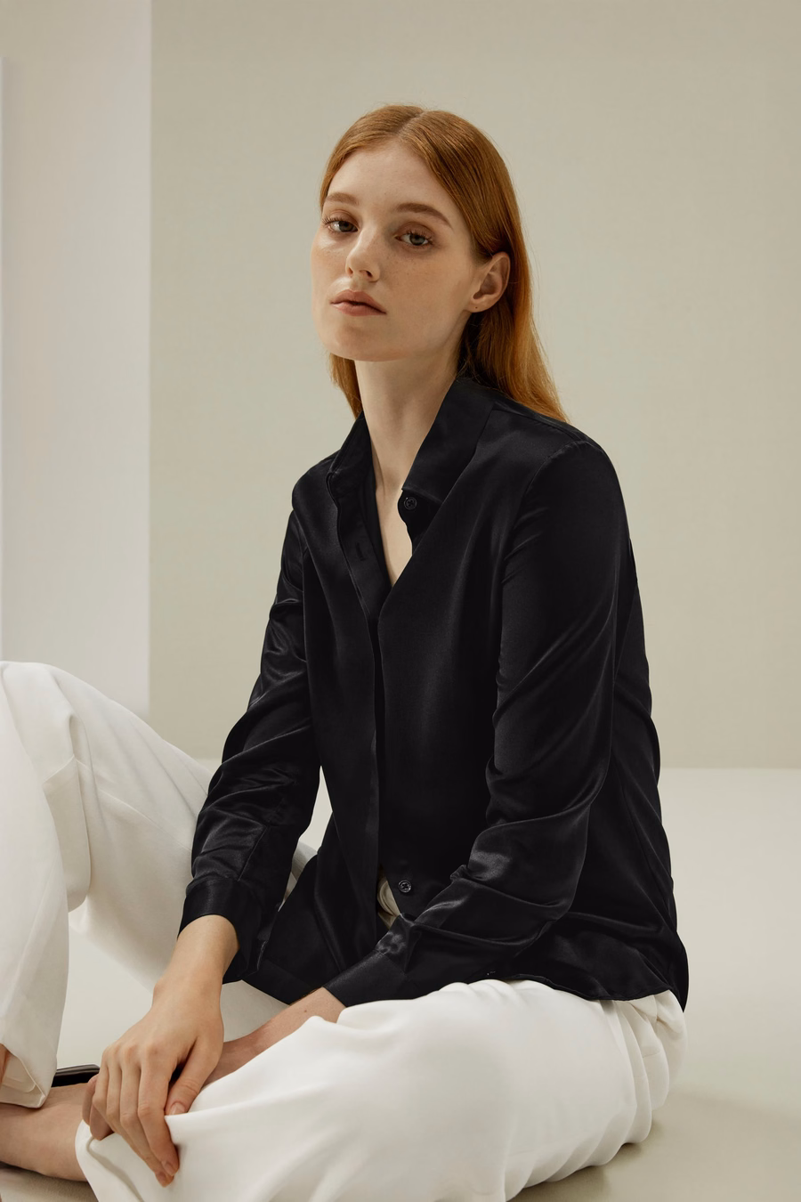 Camicia in seta con pattina nascosta di base