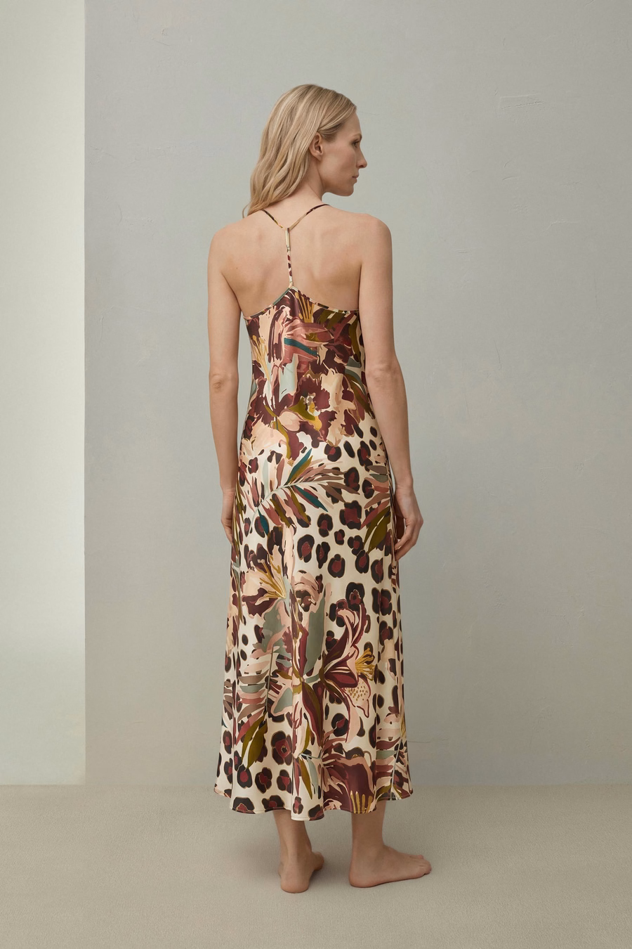 Maxi Vestito da Notte in Seta Minimalista