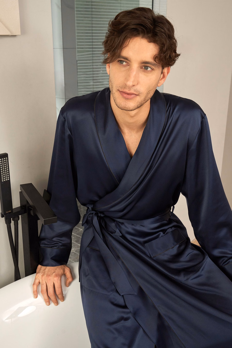 Robe in Seta a Lunghezza Intera Contra