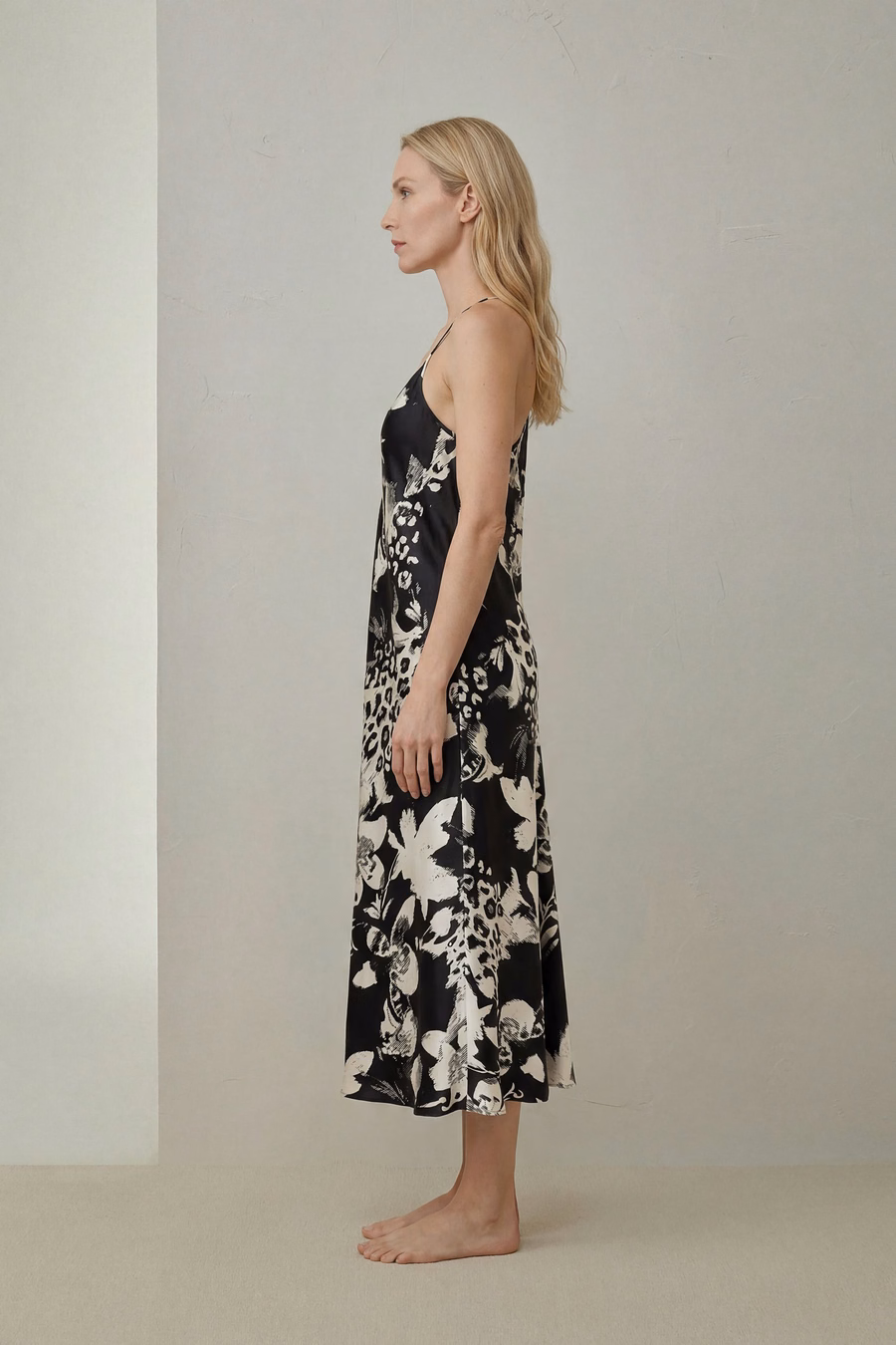 Maxi Vestito da Notte in Seta Minimalista