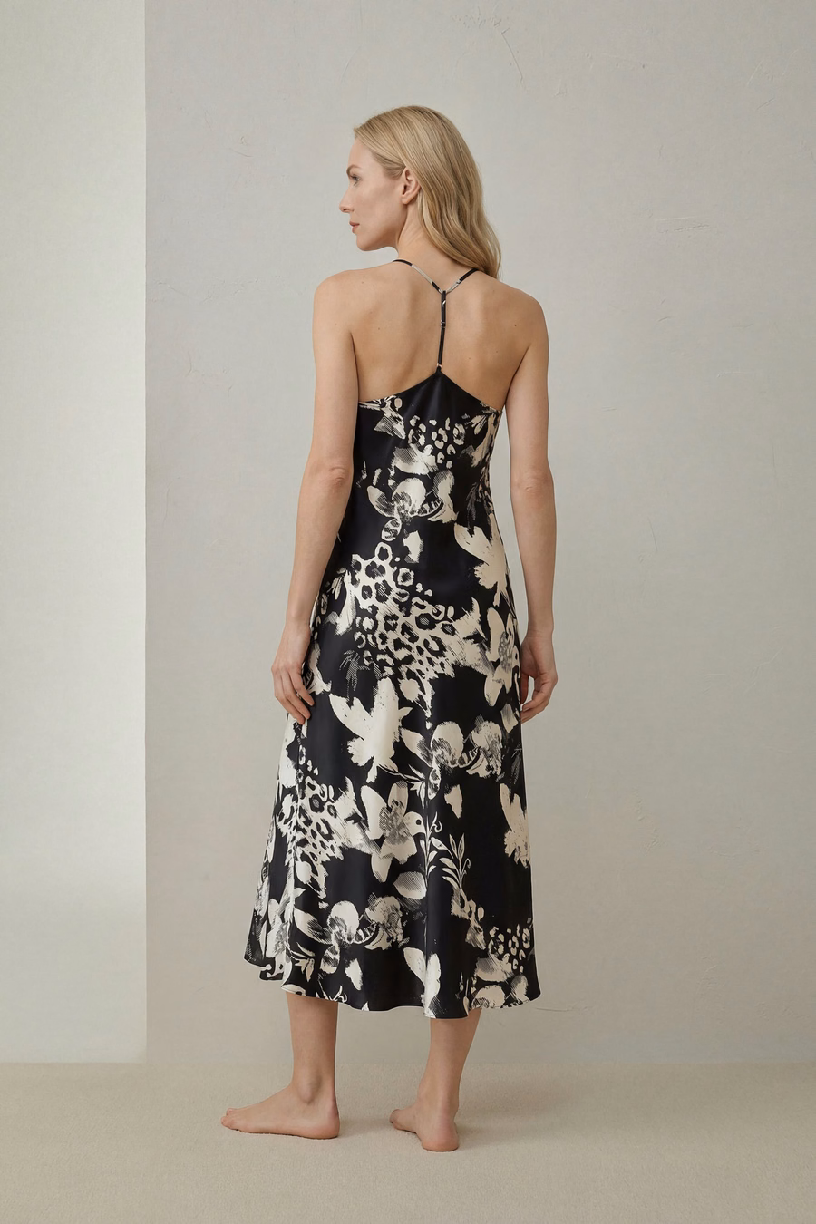 Maxi Vestito da Notte in Seta Minimalista