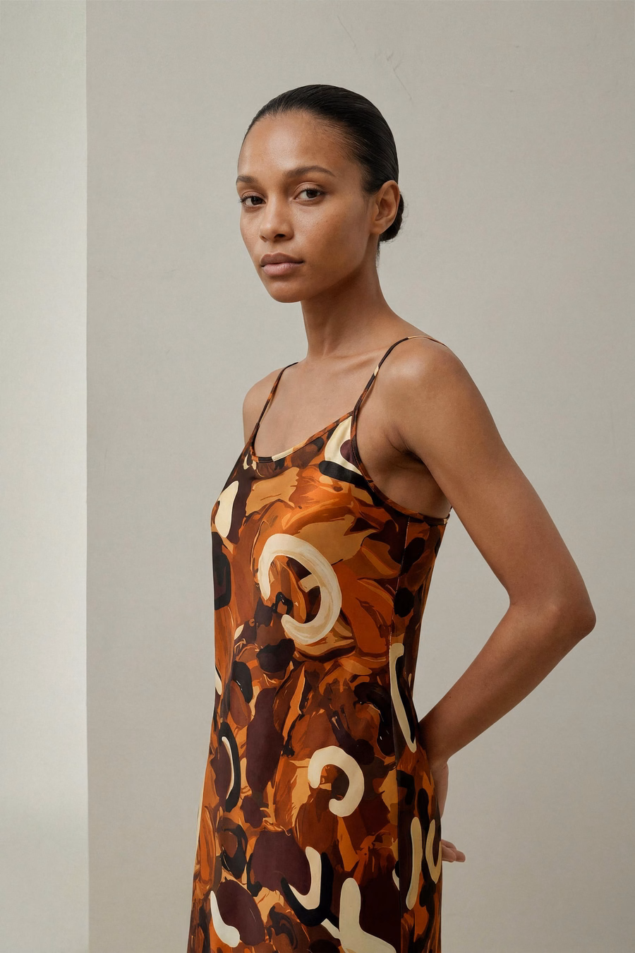 Short Feminine Silk Print Nightgown