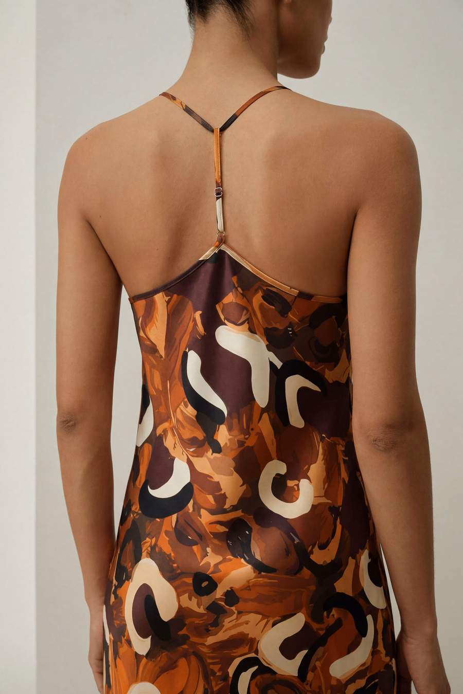 Maxi Vestito da Notte in Seta Minimalista