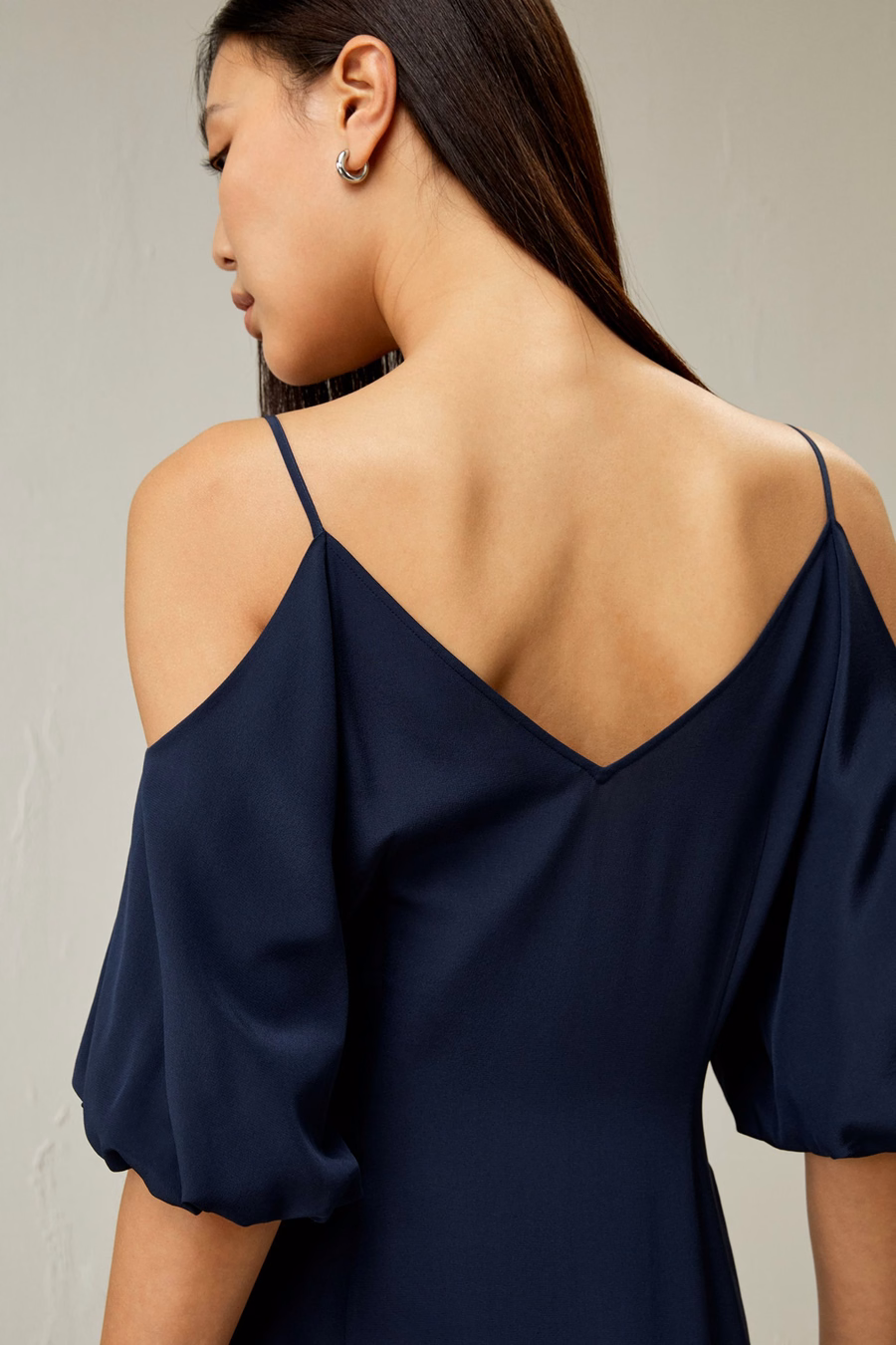 Abito in seta Cold Shoulder