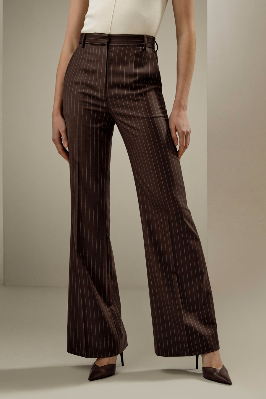 Pantaloni dritti a righe sottili in vita alta