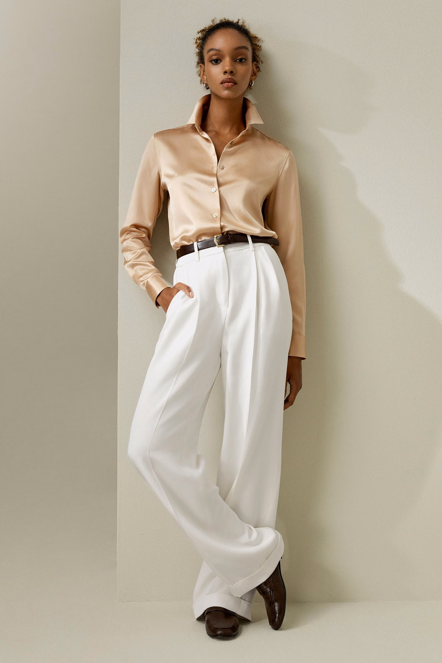 Camicia di seta con colletto a punta