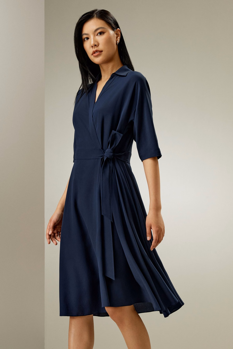 Vestito Wrap con Cravatta Frontale