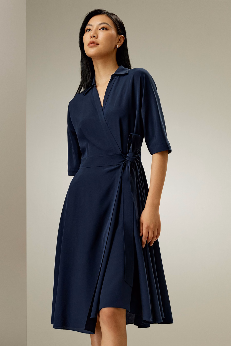 Vestito Wrap con Cravatta Frontale