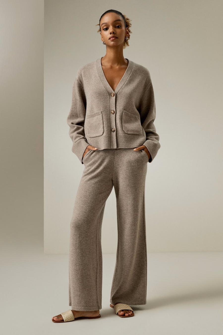 Cardigan in misto lana-cachemire corto