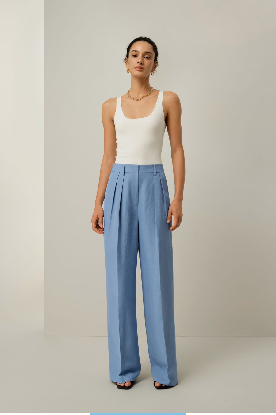Pantaloni a gamba larga in seta e lino