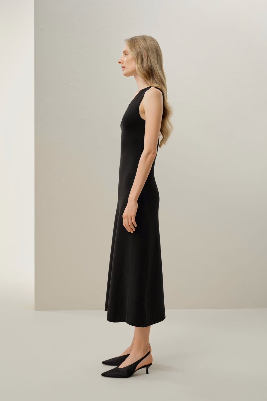 Vestito in maglia di seta-viscosa con scollo a V Soleil
