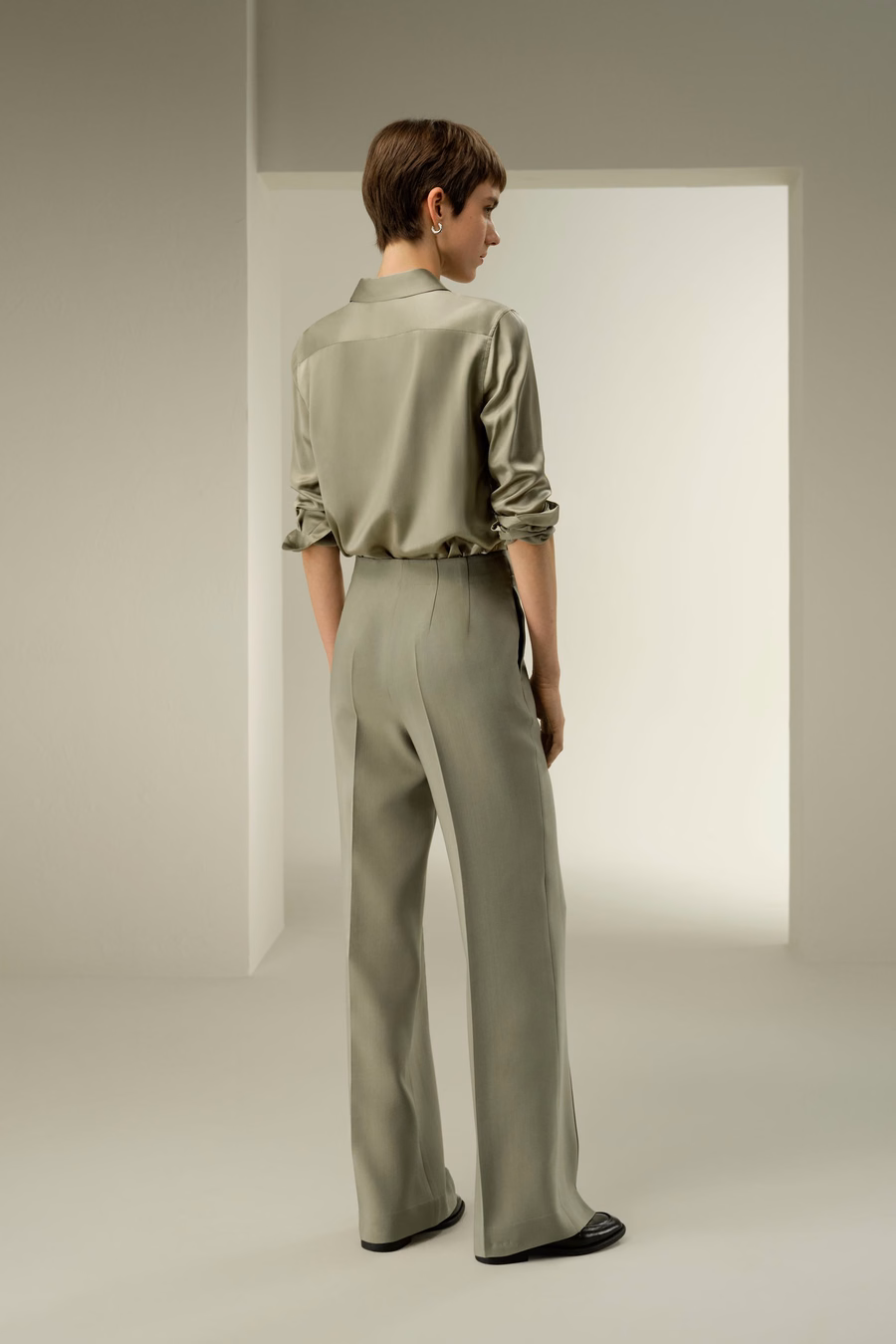 pantaloni a campana in twill di seta e lana