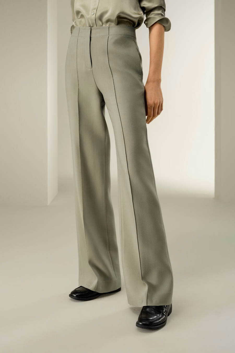 pantaloni a campana in twill di seta e lana