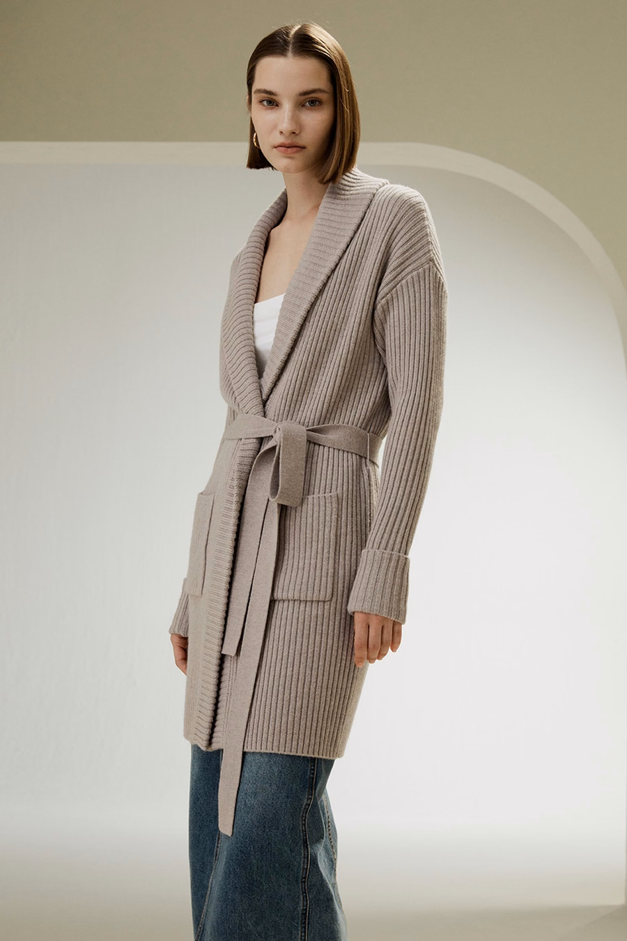 Cardigan con colletto a scialle in lana merino