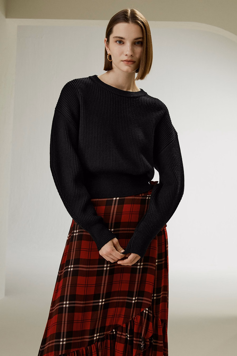 Maglione in lana merino con collo rotondo e spalle cadenti