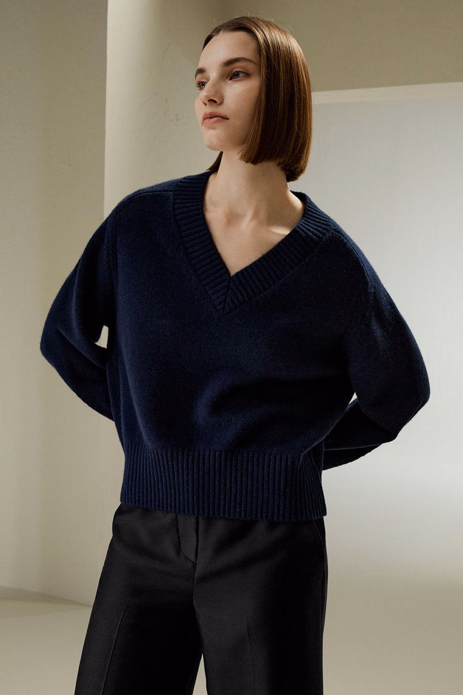 Maglione in misto lana e cashmere con scollatura a V e vestibilità rilassata